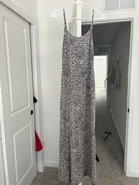 Blue Blush Taupe Floral-Outline Maxi Dress